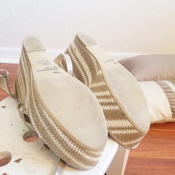 Steve Madden wedge sandals sz 10 beige/Tan - Picture 7 of 7